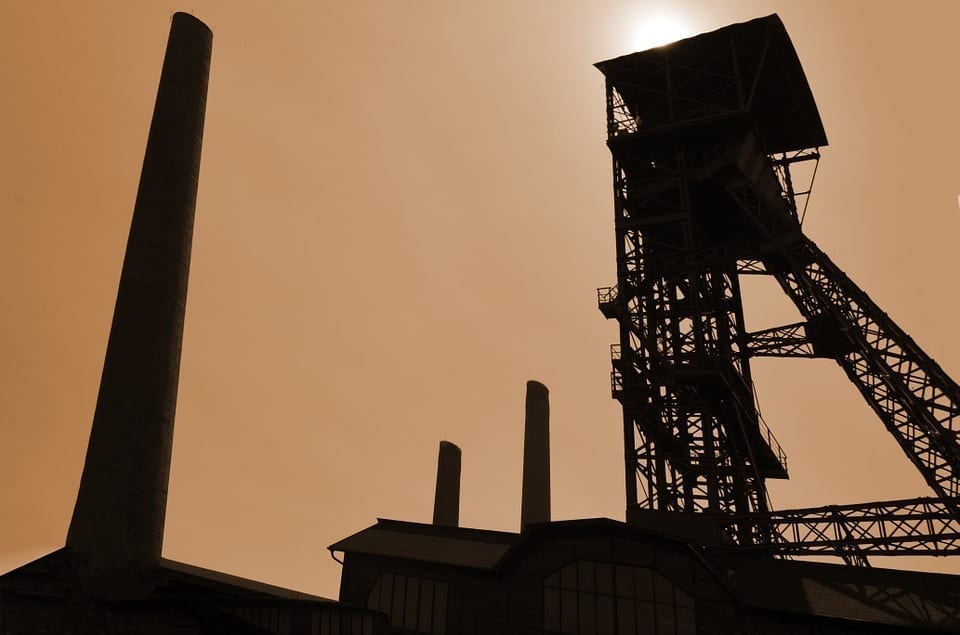 Less than half of India coal mines sold in 2015 start production